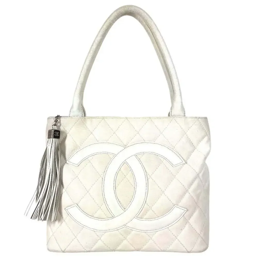 CHANEL White Leather Logo Shoulder Bag